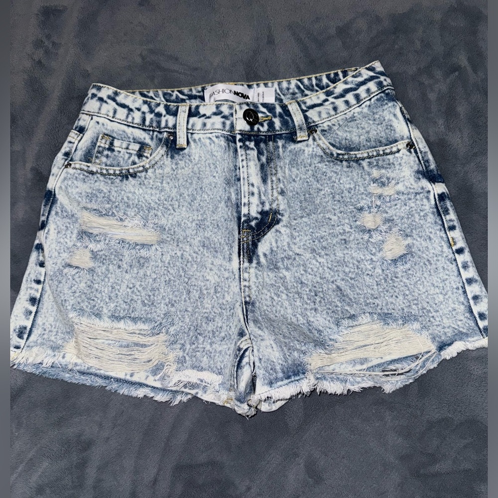 BRAND NEW Fashion Nova Denim Shorts Size 5